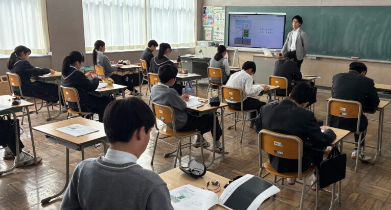 青森山田中学校への産学連携講座を実施しました